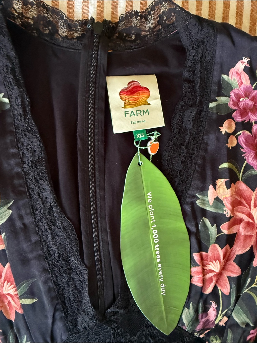 FARM Rio Black Floral V-Neck Maxi Dress (brand new) - Picture 3 of 6